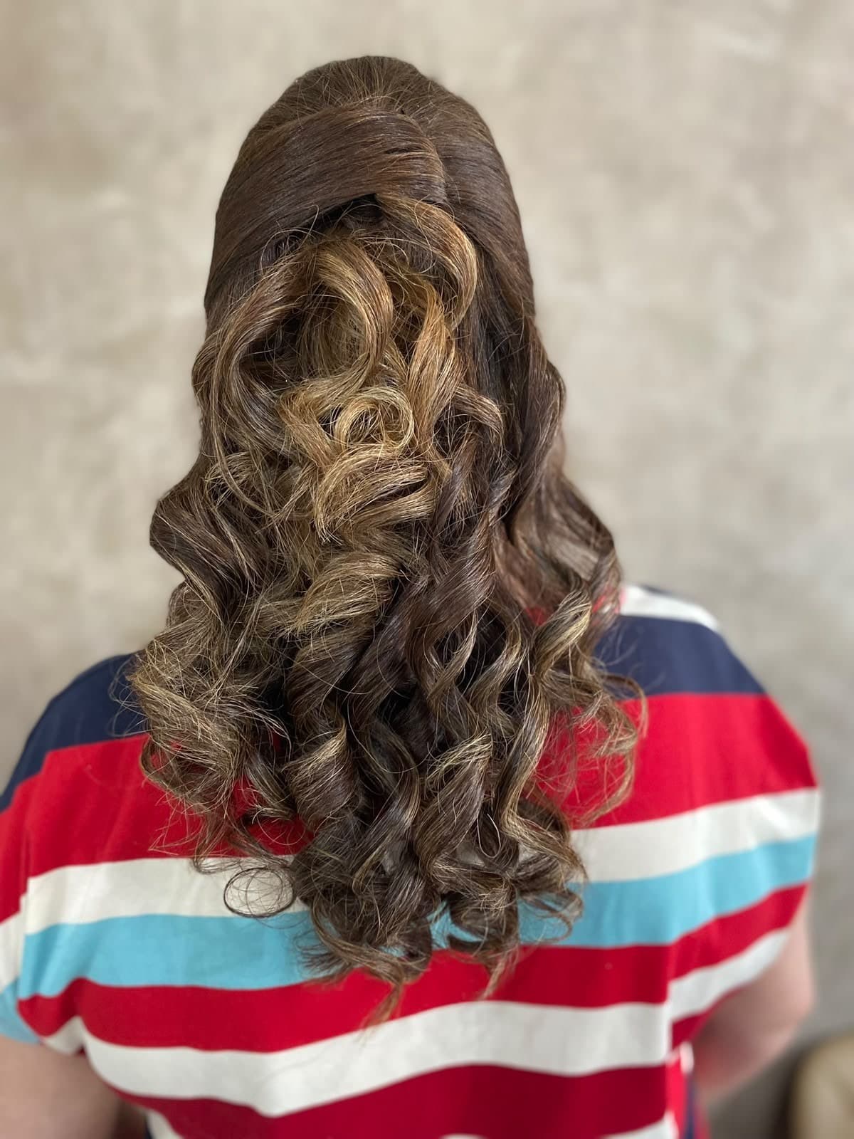 Penteado com Cachos